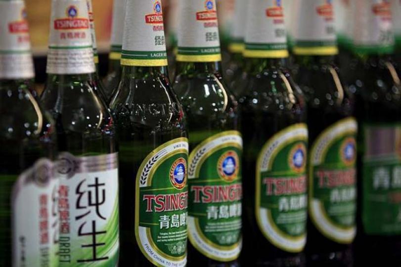 ■青島啤酒旗下青島優質品牌今年二次提價,相信世界盃前夕還有運行。 資料圖片 ■青島啤酒旗下青島優質品牌今年二次提價,相信世界盃前夕還有運行。 資料圖片