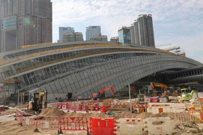 ■由即將通車的一橋一鐵,以至大灣區概念,均大大提升了港樓買家來源分佈。資料圖片 ■由即將通車的一橋一鐵,以至大灣區概念,均大大提升了港樓買家來源分佈。資料圖片