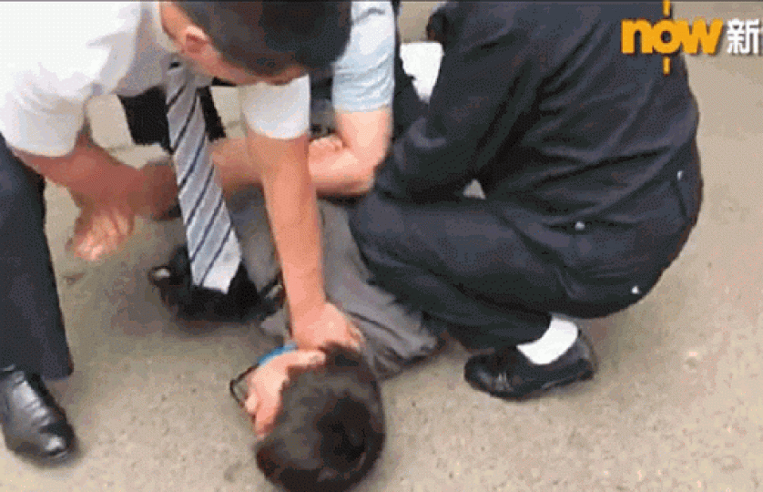 ■now新聞駐京攝影師日前遭公安暴力拘捕。 ■now新聞駐京攝影師日前遭公安暴力拘捕。