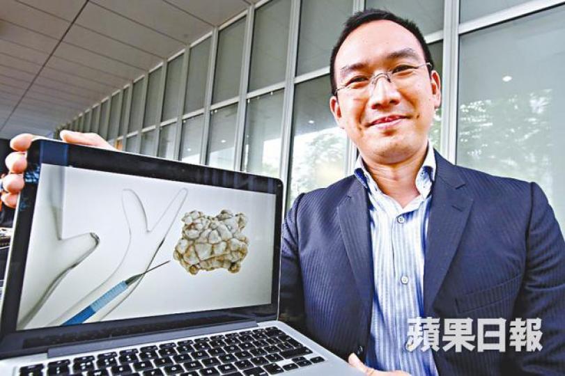 ■劉家榮表示每年都會回港兩、三次。黃耀興攝■倫敦聖巴多羅買醫院是歐洲最古老的醫院。受訪者提供 ■劉家榮表示每年都會回港兩、三次。黃耀興攝■倫敦聖巴多羅買醫院是歐洲最古老的醫院。受訪者提供