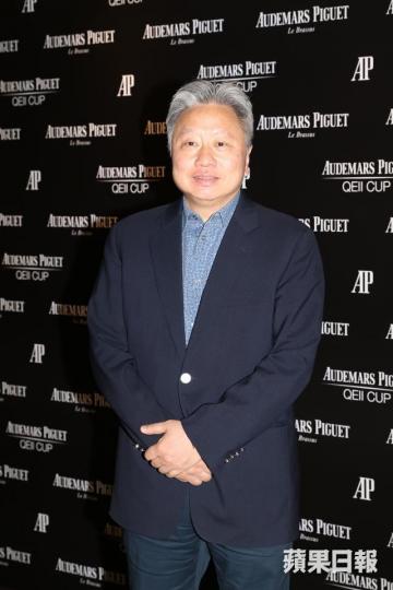 ■鄧鉅明購入的偉景閣地下C號舖及1樓全層,叫價40萬元招租。 ■鄧鉅明購入的偉景閣地下C號舖及1樓全層,叫價40萬元招租。