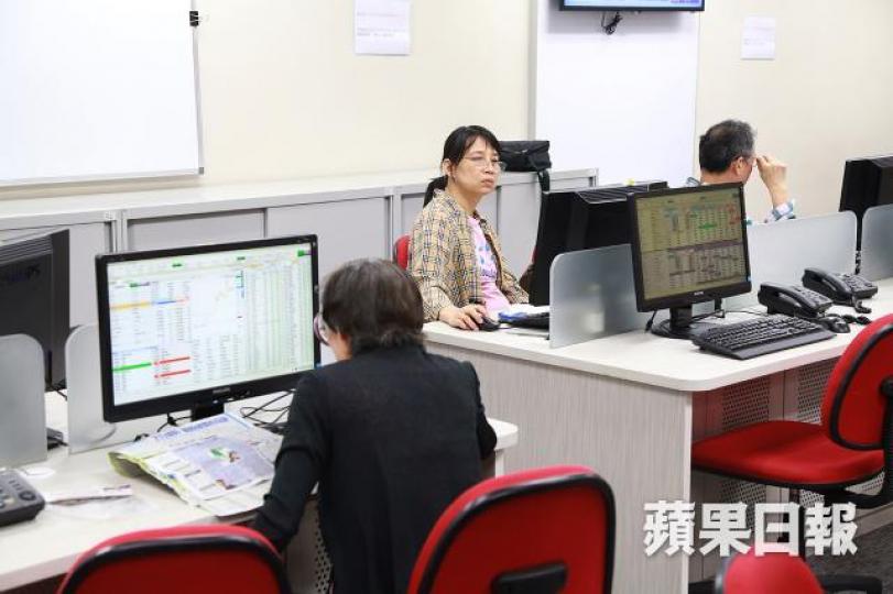 ■投資者平時睇通告,如果見到「盈利預警」,做些少簡單運算,可能發現寶藏。 資料圖片 ■投資者平時睇通告,如果見到「盈利預警」,做些少簡單運算,可能發現寶藏。 資料圖片