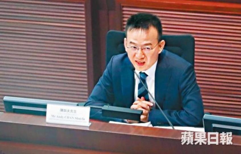 ■陳帥夫面對建制派批評時稱,政府仍在研究縮短投票時間。 ■陳帥夫面對建制派批評時稱,政府仍在研究縮短投票時間。