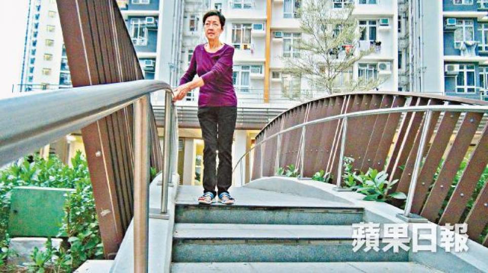 【暴瘦40磅】■患肺癌且擴散至骨和肝,冰婆婆體重暴跌40磅。麥超億攝【病前飽滿】■冰婆婆兩年前面容飽滿,身形圓潤。 【暴瘦40磅】■患肺癌且擴散至骨和肝,冰婆婆體重暴跌40磅。麥超億攝【病前飽滿】■冰婆婆兩年前面容飽滿,身形圓潤。