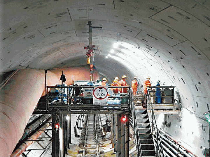 ■高鐵米埔段路軌疑因地下水滲漏,令列車測試運行需暫停。資料圖片 ■高鐵米埔段路軌疑因地下水滲漏,令列車測試運行需暫停。資料圖片