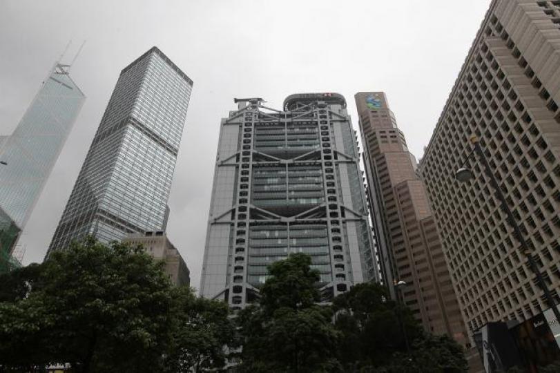 ■銀行定期存款息率近期越搶越高，簡簡單單做定期收息，好過不知就裏成為財棍點心。資料圖片