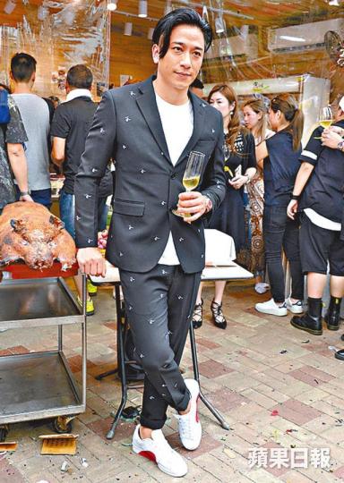 ■吳卓羲表示三哥找他及志偉入股開火鍋店。 ■吳卓羲表示三哥找他及志偉入股開火鍋店。