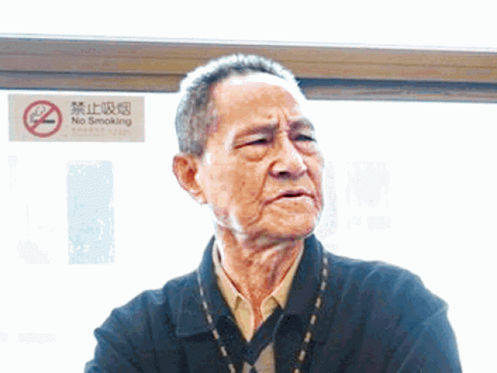 鮑彤■鄧小平被指藉定性學生動亂,逼趙紫陽下台。■1989年4月22日,北京學生到天安門廣場上悼念中共前總書記胡耀邦。 鮑彤■鄧小平被指藉定性學生動亂,逼趙紫陽下台。■1989年4月22日,北京學生到天安門廣場上悼念中共前總書記胡耀邦。