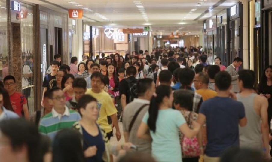 ■大陸人覺得香港是購物天堂，但其實香港買嘢一啲都唔抵。資料圖片