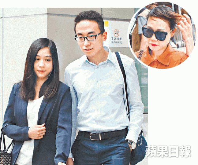 ■準新娘譚樂欣(左)指被告李紫瑋(圓圖)的婚紗貨不對辦,作供後與丈夫離開法庭。李家皓攝■郭晶晶2012年與霍啟剛結婚時穿上Pronovias的露背刺繡釘珠婚紗。 ■準新娘譚樂欣(左)指被告李紫瑋(圓圖)的婚紗貨不對辦,作供後與丈夫離開法庭。李家皓攝■郭晶晶2012年與霍啟剛結婚時穿上Pronovias的露背刺繡釘珠婚紗。