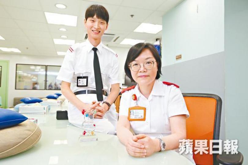 ■江家鴻(左)由其上司臨床腫瘤科部門運作經理黎潔愉提名。 ■江家鴻(左)由其上司臨床腫瘤科部門運作經理黎潔愉提名。