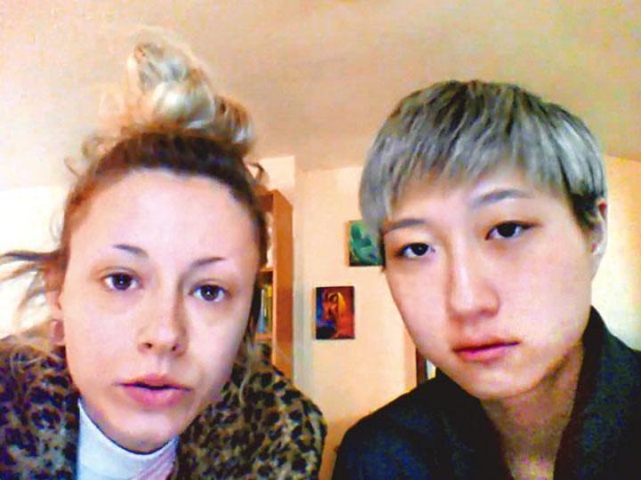 ■卓林女友Andi(左)昨日突發長文稱被母親虐待,又指無法接受愛犬受虐。資料圖片 ■卓林女友Andi(左)昨日突發長文稱被母親虐待,又指無法接受愛犬受虐。資料圖片