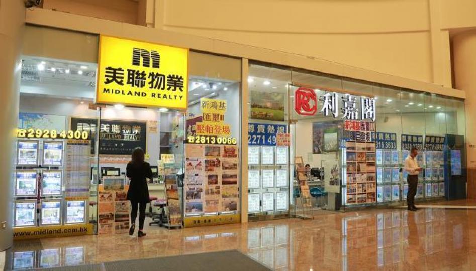 ■政府認可樓價向上,畀市場訊息就係,市民買唔起樓係自己能力問題。資料圖片 ■政府認可樓價向上,畀市場訊息就係,市民買唔起樓係自己能力問題。資料圖片
