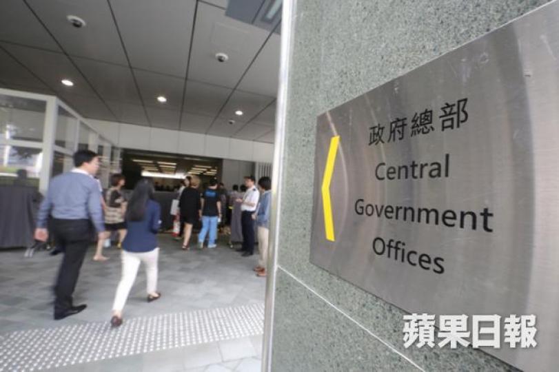 ■做政府工收入安穩,但人工包埋逆來順受。資料圖片 ■做政府工收入安穩,但人工包埋逆來順受。資料圖片