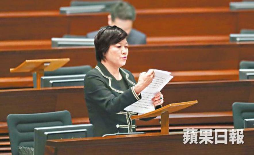 ■梁美芬稱關注兩人政治以及同志平權立場。■麥嘉琳(左)與何熙怡女男爵獲委任為終審法院非常任法官。 ■梁美芬稱關注兩人政治以及同志平權立場。■麥嘉琳(左)與何熙怡女男爵獲委任為終審法院非常任法官。