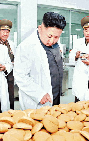 ■美中情局認為金正恩或投特朗普所好,容許美國連鎖漢堡包店落戶平壤。資料圖片■北韓國內首家快餐店2009年開幕,但未有外資快餐店。資料圖片 ■美中情局認為金正恩或投特朗普所好,容許美國連鎖漢堡包店落戶平壤。資料圖片■北韓國內首家快餐店2009年開幕,但未有外資快餐店。資料圖片
