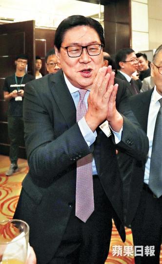 ■馬時亨昨認衰,指其近日言論可能引起大家誤解。■沙中綫紅磡站月台設施陸續完成。■路軌旁牆身近日滲水情況持續。 ■馬時亨昨認衰,指其近日言論可能引起大家誤解。■沙中綫紅磡站月台設施陸續完成。■路軌旁牆身近日滲水情況持續。