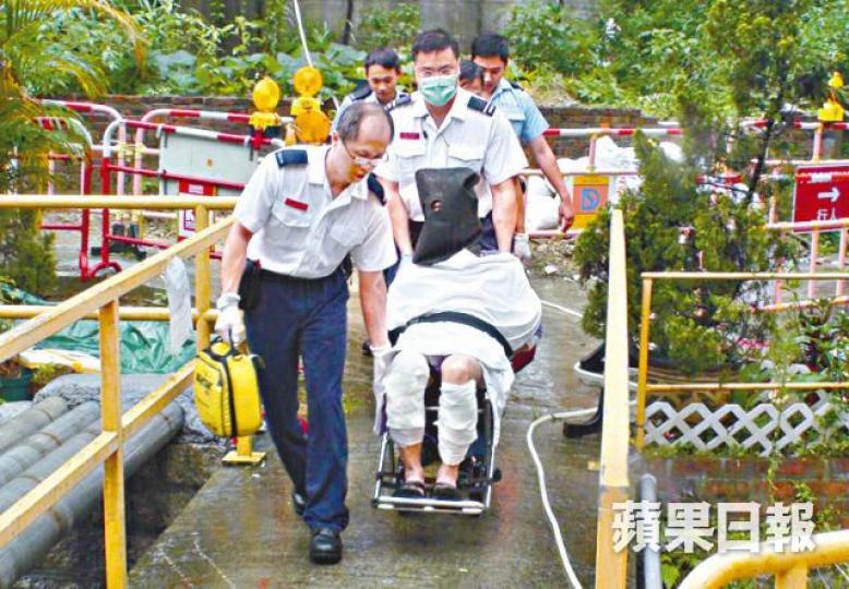 ■2010年,黃志誠向前妻淋通渠水後被捕。 ■2010年,黃志誠向前妻淋通渠水後被捕。