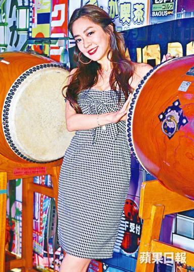 ■松岡李那下月書展推出充滿香港特色的寫真。 ■松岡李那下月書展推出充滿香港特色的寫真。