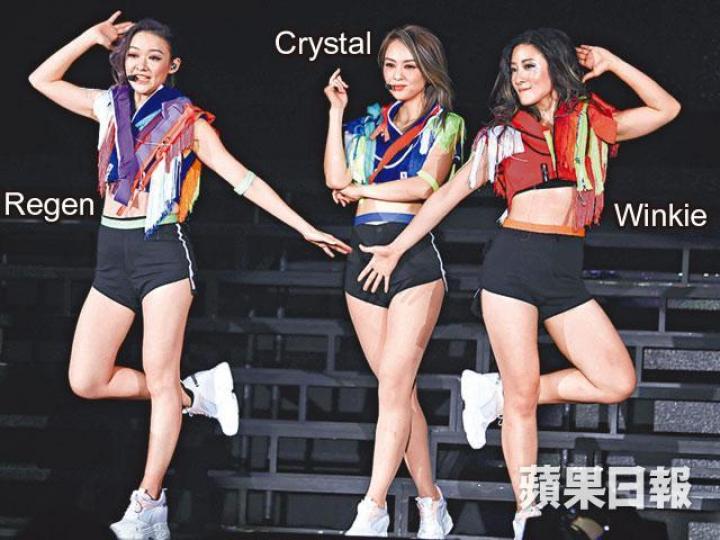 ■HotCha前晚舉行十周年回憶慈善演唱會,三女感動到哭。 ■HotCha前晚舉行十周年回憶慈善演唱會,三女感動到哭。