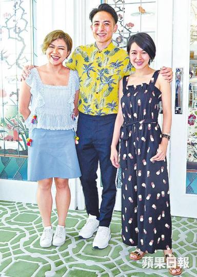 ■林德信即場提議與鄧小巧(左)和蘇麗珊crossover玩合唱。 ■林德信即場提議與鄧小巧(左)和蘇麗珊crossover玩合唱。
