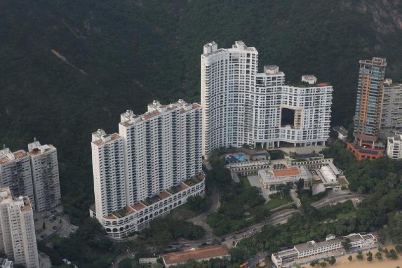 ■大酒店擁淺水灣影灣園綜合物業,以附近物業易手呎價作參考,可值536億元。資料圖片 ■大酒店擁淺水灣影灣園綜合物業,以附近物業易手呎價作參考,可值536億元。資料圖片