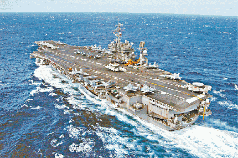 ■美軍航母小鷹號曾於2007年經台海返日。 ■美軍航母小鷹號曾於2007年經台海返日。
