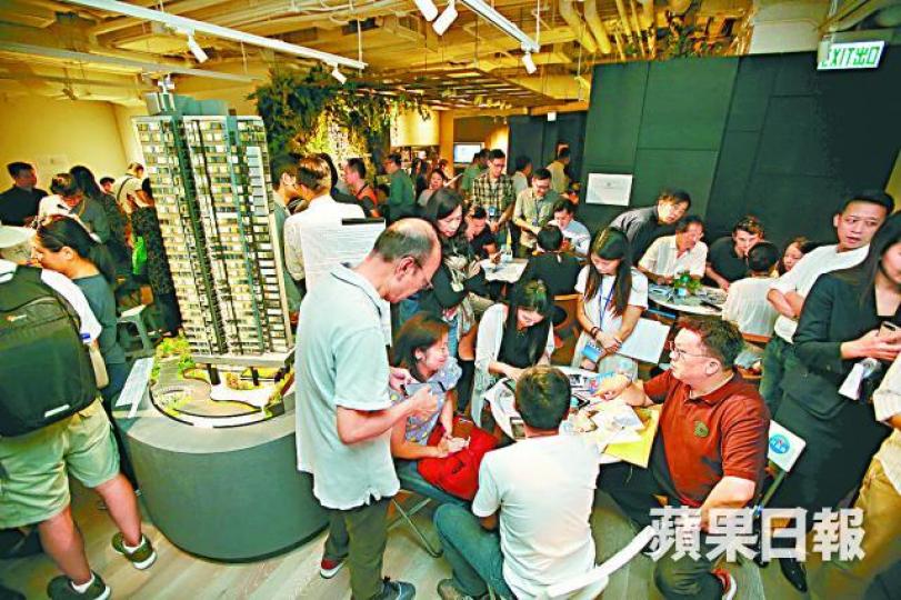 ■柏蔚山收逾1,800票,以首批247伙計,超額認購約6倍。 ■柏蔚山收逾1,800票,以首批247伙計,超額認購約6倍。
