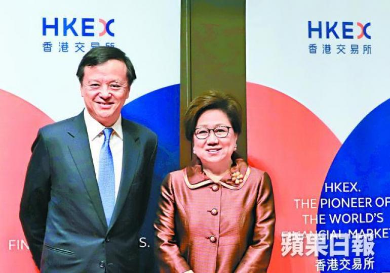 ■港交所嚟到第18個年頭,今年適逢新主席史美倫(右)上任。 ■港交所嚟到第18個年頭,今年適逢新主席史美倫(右)上任。