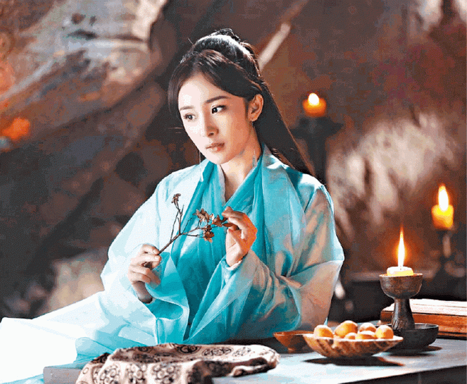 ■楊冪主演的《三生三世十里桃花》由霍爾果斯嘉行影視文化公司出品。