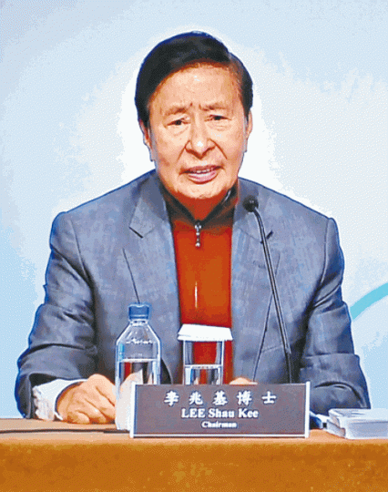 ■久未見傳媒嘅四叔昨出席煤氣股東會。 ■久未見傳媒嘅四叔昨出席煤氣股東會。