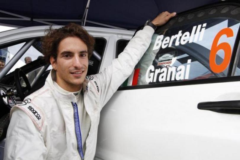■30歲嘅Lorenzo Bertelli傳今年結束賽車車手生涯,回復富二代嘅真身。互聯網圖片 ■30歲嘅Lorenzo Bertelli傳今年結束賽車車手生涯,回復富二代嘅真身。互聯網圖片