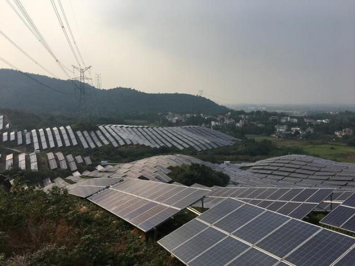 ■太陽能股及新能源股本周初突然暴跌,其實有跡可尋。互聯網圖片 ■太陽能股及新能源股本周初突然暴跌,其實有跡可尋。互聯網圖片