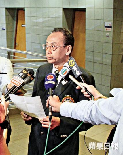 ■空總主席余鏡秋對決議表示失望,稱將會上訴。■港協義務秘書長王敏超稱成立委員會處理亞運選拔。 ■空總主席余鏡秋對決議表示失望,稱將會上訴。■港協義務秘書長王敏超稱成立委員會處理亞運選拔。