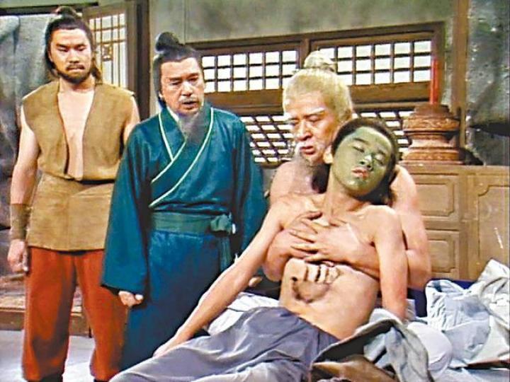 ■78年《倚天屠龍記》中黃宗賜飾演的童年張無忌,與飾演張三豐的關海山有不少對手戲。電視圖片■黃宗賜看來很滄桑,驟眼看竟跟何守信有幾分相似。 ■78年《倚天屠龍記》中黃宗賜飾演的童年張無忌,與飾演張三豐的關海山有不少對手戲。電視圖片■黃宗賜看來很滄桑,驟眼看竟跟何守信有幾分相似。