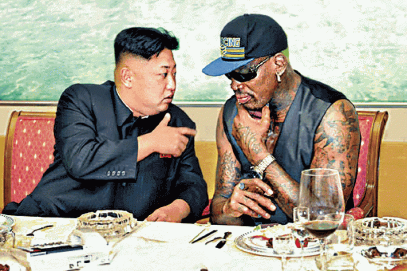 ■金正恩曾多次在北韓與洛文(右)見面,表現投契;圖為2013年兩人在北韓交談。 ■金正恩曾多次在北韓與洛文(右)見面,表現投契;圖為2013年兩人在北韓交談。
