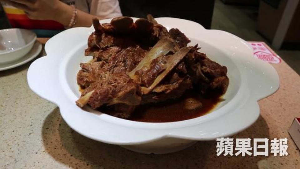 二斤大骨頭手抓羊肉酸菜魚大塊牛肉手?麵香濃原湯排骨刀削麵干香燜麵