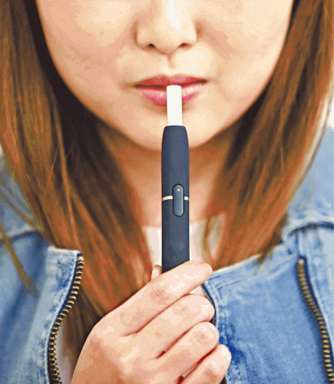 ■近年大為流行的加熱煙一直未獲批准在港銷售。資料圖片 ■近年大為流行的加熱煙一直未獲批准在港銷售。資料圖片
