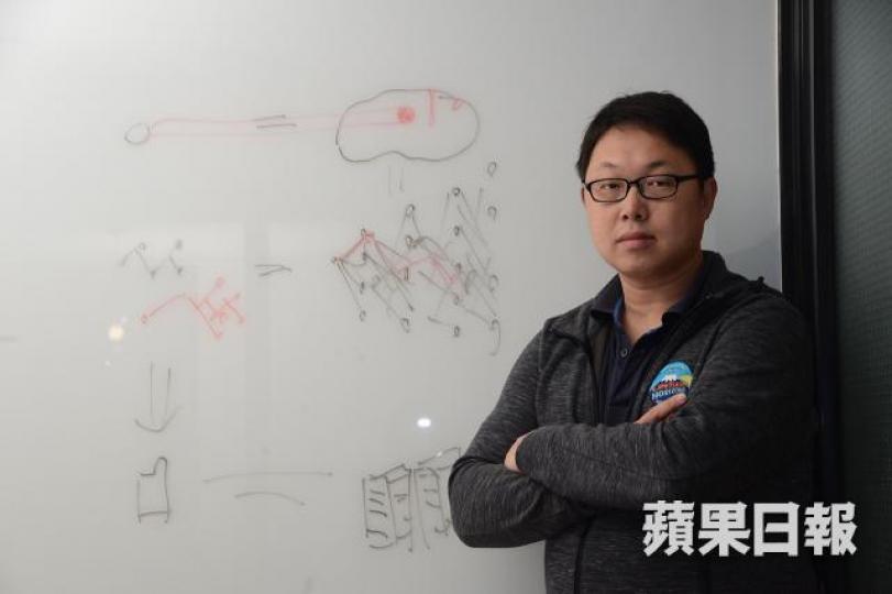 ■劉峻誠指Kneron方案好處是毋須連線去雲端,其獲得資料僅儲存在智能家居產品內。何耀勤攝 ■劉峻誠指Kneron方案好處是毋須連線去雲端,其獲得資料僅儲存在智能家居產品內。何耀勤攝