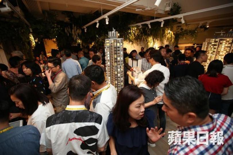 ■北角柏蔚山今日再賣300伙,消息指項目截票收逾1,400票。資料圖片 ■北角柏蔚山今日再賣300伙,消息指項目截票收逾1,400票。資料圖片
