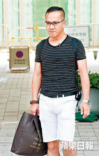 ■值日官吳沛樞承認沒依時到羈留室巡查。黃耀興攝 ■值日官吳沛樞承認沒依時到羈留室巡查。黃耀興攝