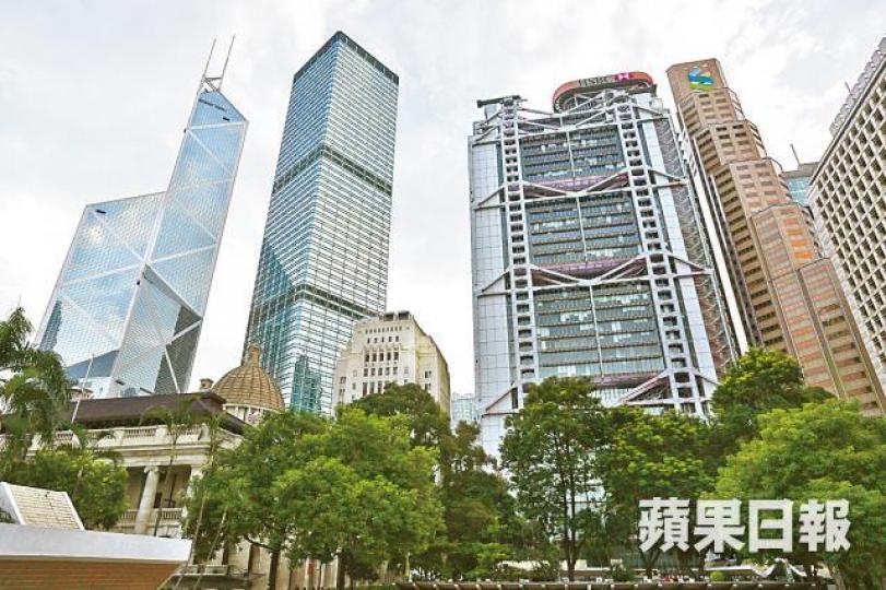 ■有分析指即使聯儲局稍後加息,本港仍需待今年稍後時間才出現加息情況。資料圖片 ■有分析指即使聯儲局稍後加息,本港仍需待今年稍後時間才出現加息情況。資料圖片