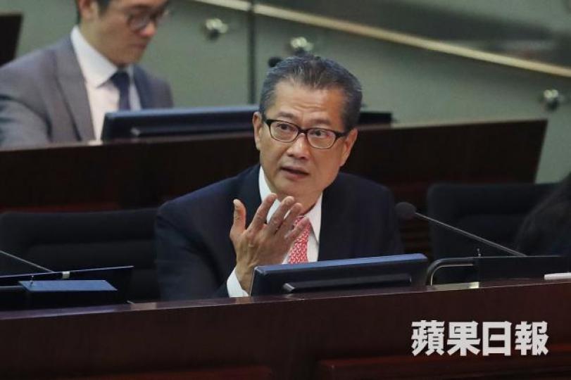 ■陳茂波表示空置稅研究已去到最後階段,但樓價繼續破頂,究竟是不害怕還是唔識驚? 資料圖片 ■陳茂波表示空置稅研究已去到最後階段,但樓價繼續破頂,究竟是不害怕還是唔識驚? 資料圖片