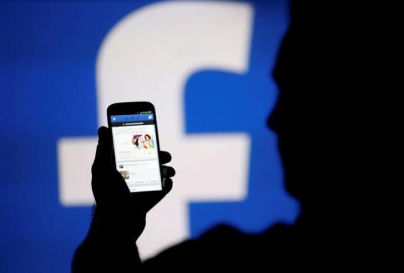 ■facebook平台上有些明顯是內容農場的專頁,但卻得到藍剔認證。資料圖片 ■facebook平台上有些明顯是內容農場的專頁,但卻得到藍剔認證。資料圖片