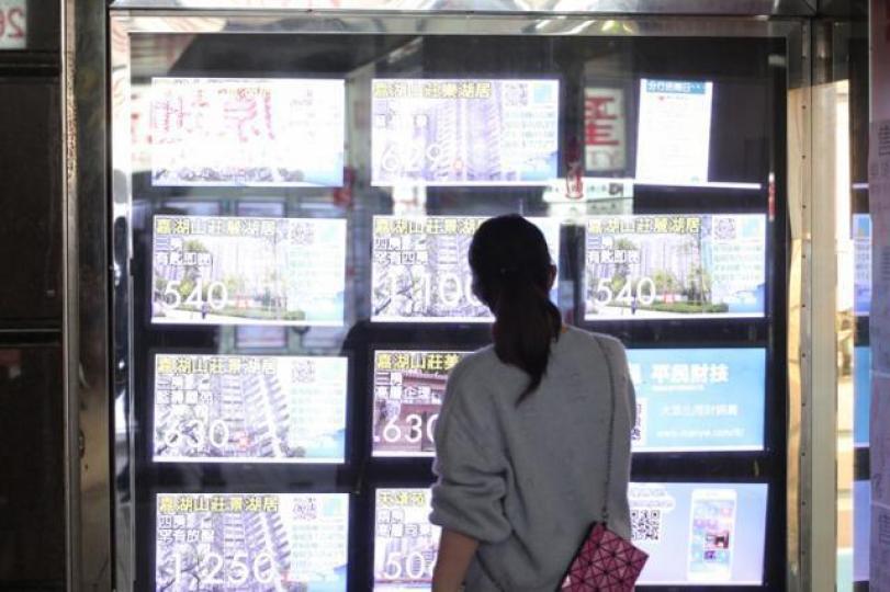 ■空置稅一定要擴大至二手樓,斬埋炒家及無住屋需求的人士。資料圖片 ■空置稅一定要擴大至二手樓,斬埋炒家及無住屋需求的人士。資料圖片