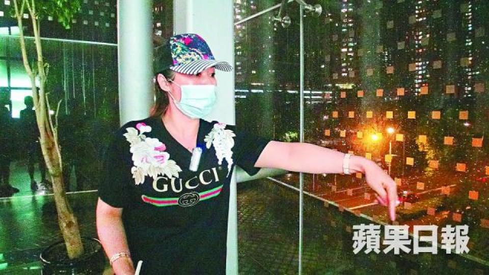 ■肖女士將銀包等財物遺留的士上,案件列盜竊處理。姜偉康攝 ■肖女士將銀包等財物遺留的士上,案件列盜竊處理。姜偉康攝