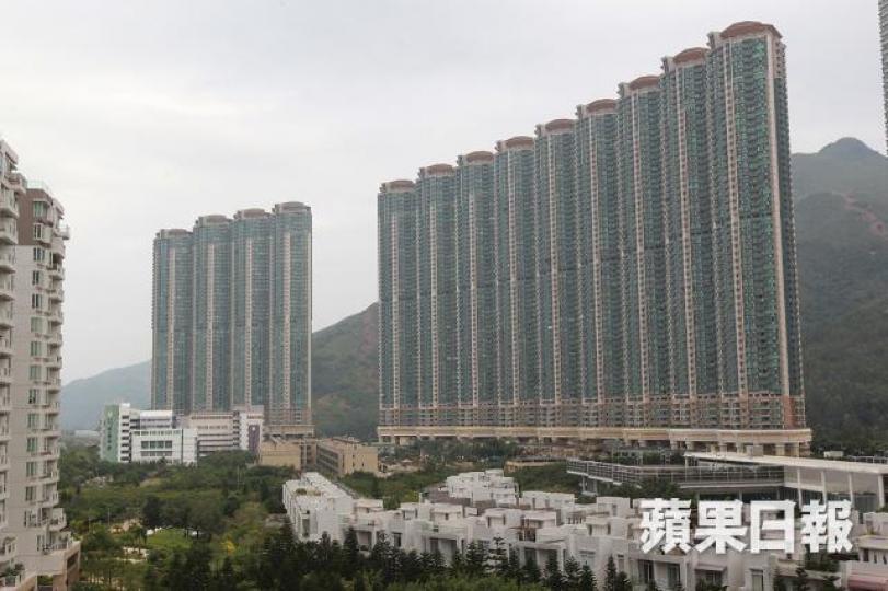■涌指標屋苑映灣園在美國加息後隨即誕樓王,呎價首破1.4萬元。資料圖片 ■涌指標屋苑映灣園在美國加息後隨即誕樓王,呎價首破1.4萬元。資料圖片