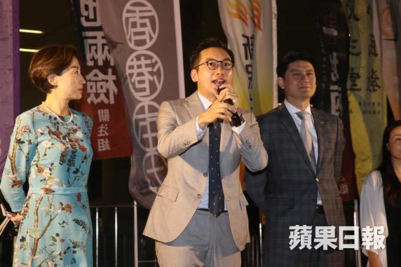 ■楊岳橋(中)批評律政司前司長袁國強未有捍衞法治。 ■楊岳橋(中)批評律政司前司長袁國強未有捍衞法治。