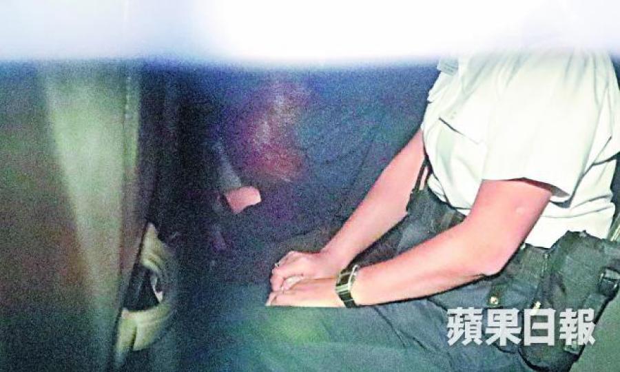 ■「警嫂」朱凱欣遭官批評欺詐罪行是精心部署。李家皓攝■警員歐陽克文因洗黑錢被判囚兩年。資料圖片 ■「警嫂」朱凱欣遭官批評欺詐罪行是精心部署。李家皓攝■警員歐陽克文因洗黑錢被判囚兩年。資料圖片