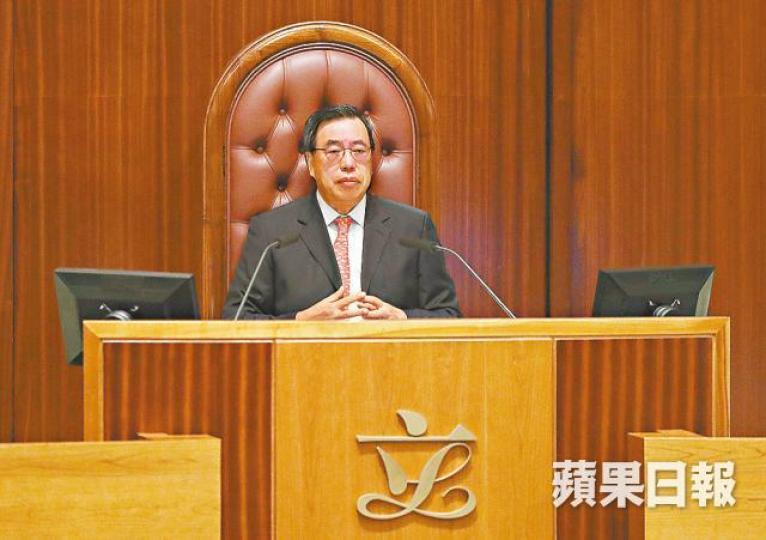 ■梁君彥早前強行通過一地兩檢,民主派料以不信任動議追究其濫權行為。 ■梁君彥早前強行通過一地兩檢,民主派料以不信任動議追究其濫權行為。